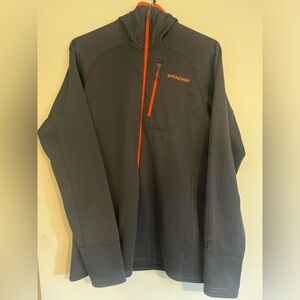 Patagonia R1 Hoody pullover 1/2-zip - Men’s, Medium
